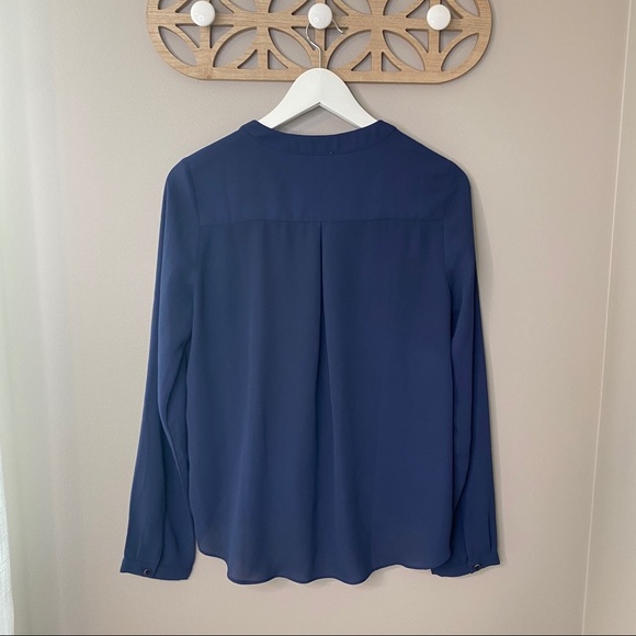 Everly Keyhole Wrap Blouse Navy Blue Sz Medium - Picture 8 of 10